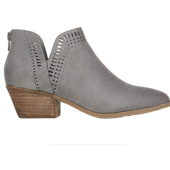 Carlos by Carlos Santana The Marteen Laser Cut Ankle Bootie Gray Suede Size 7 - Picture 2 of 10